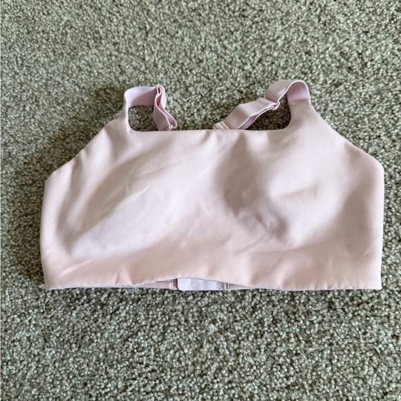 Lululemon Ultralu Square neck Sports bra d/dd size 8 in strawberry milkshake